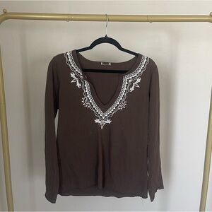 Brown long sleeve top white embroidered details. No tag could be a Medium Large